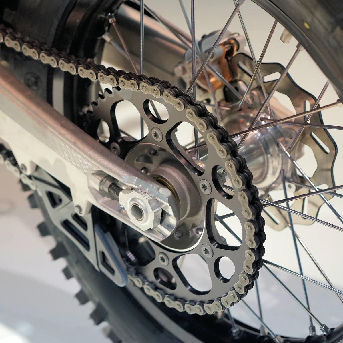520 Motorcycle Chain 114 Link Non O-Ring with Connecting Master Link V80834