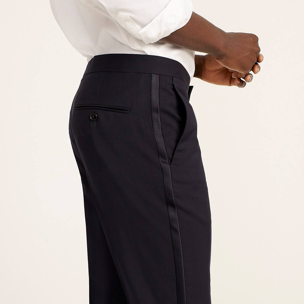 Slim-Fit Tuxedo Pant in Italian Wool O20450